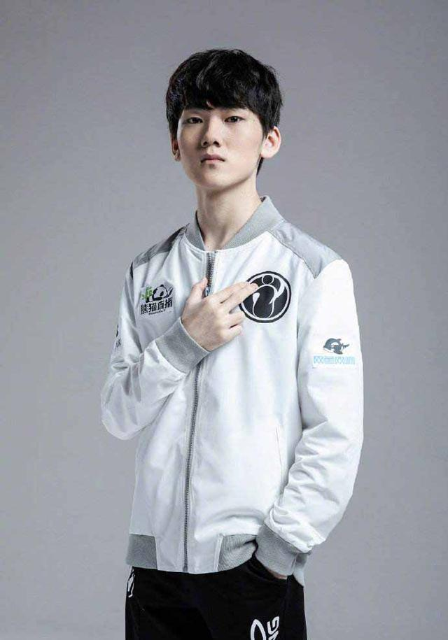 亚博-塔图姆与40激战RNG分钟，持续失利胜负难料！，Scout焦点对战气势如虹延续-亚博